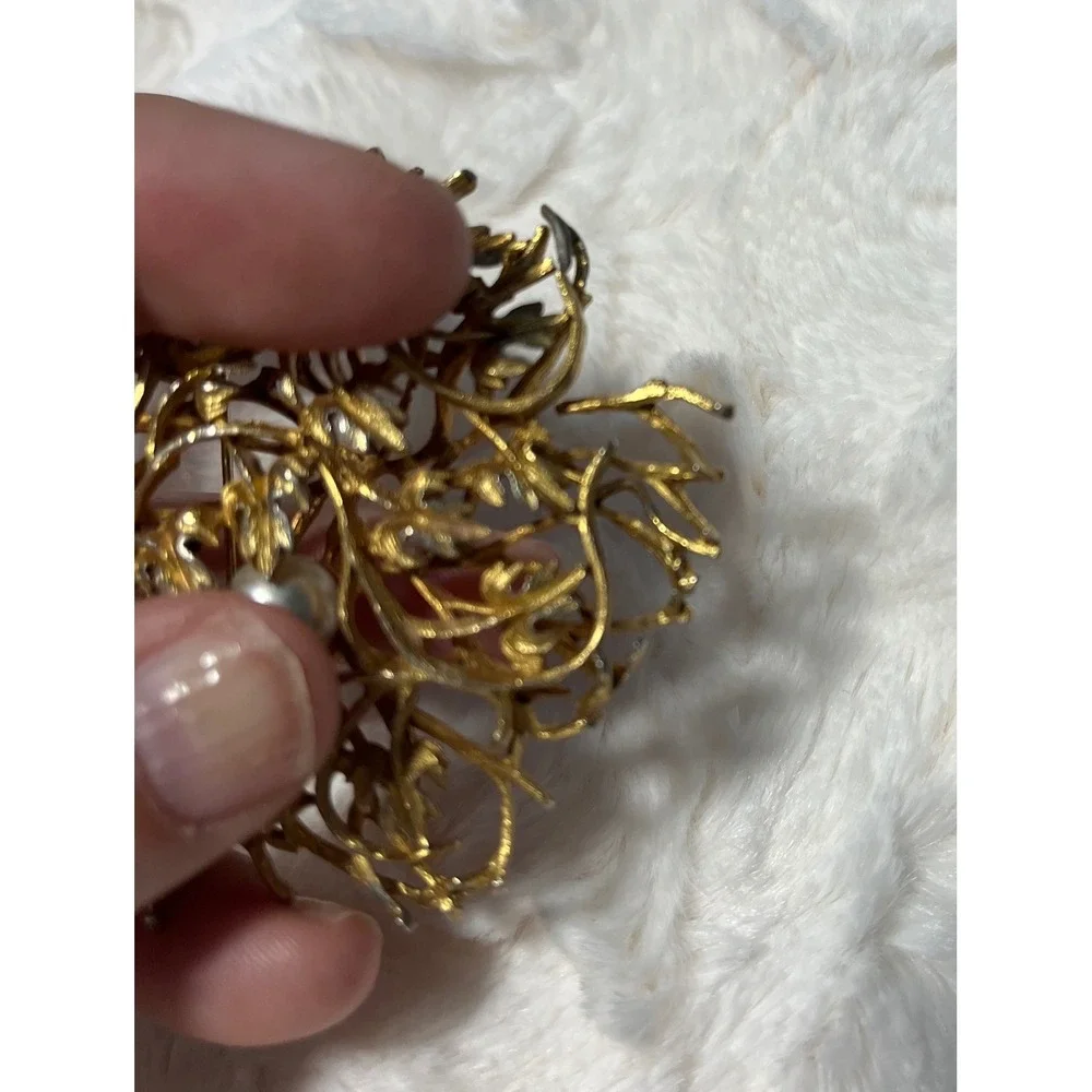Vintage Gold Tone Brooch Pin Faux Pearl Floral Wreath Statement‎ Jewelry